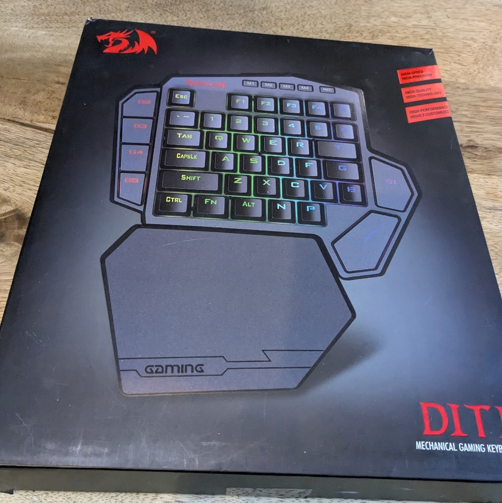 NWOT Redragon K585 DITI Wired One-Handed RGB Mechanical Gaming Keyboard